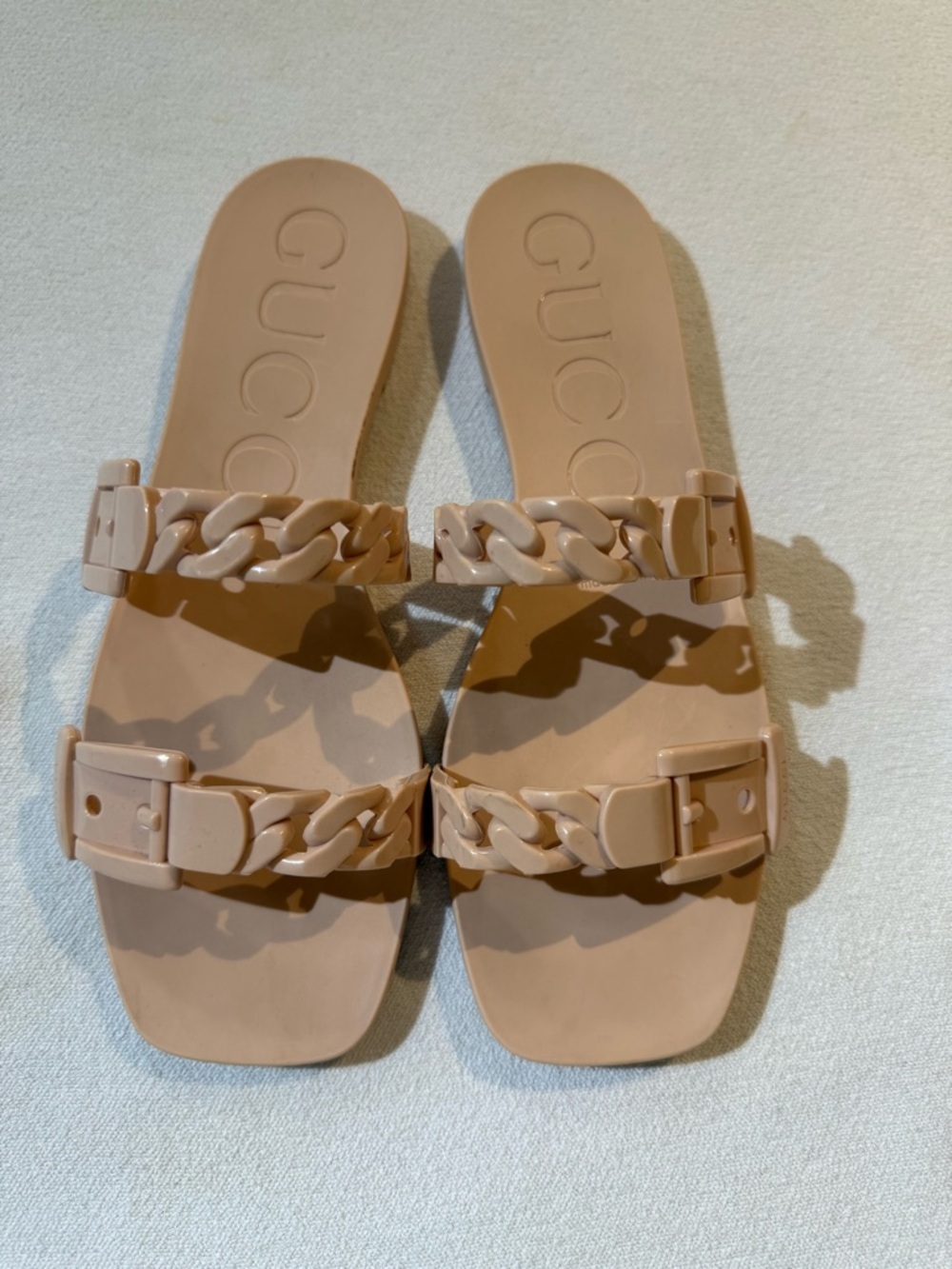 Gucci Beige Chain-Link Buckle Slide Sandals - Picture 4 of 16
